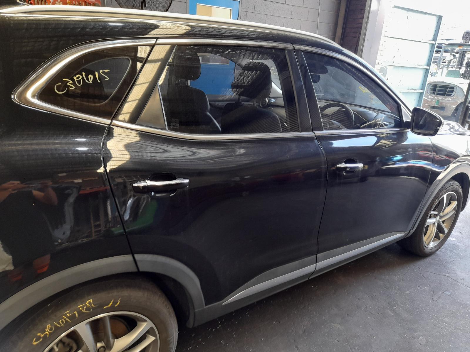 View Auto part Right Rear Door Window Mg Hs 2020