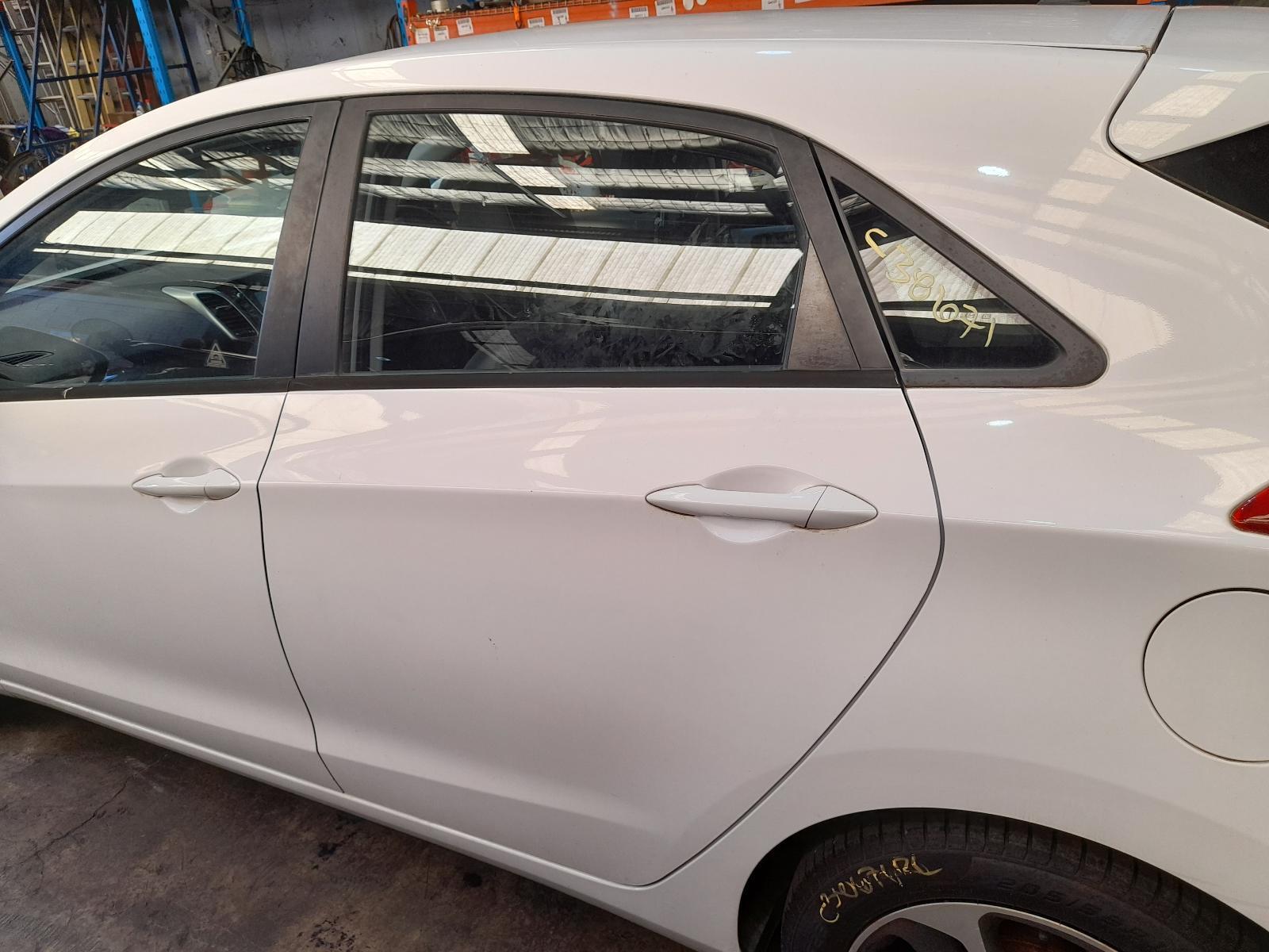 View Auto part Left Rear Side Glass Hyundai I30 2015