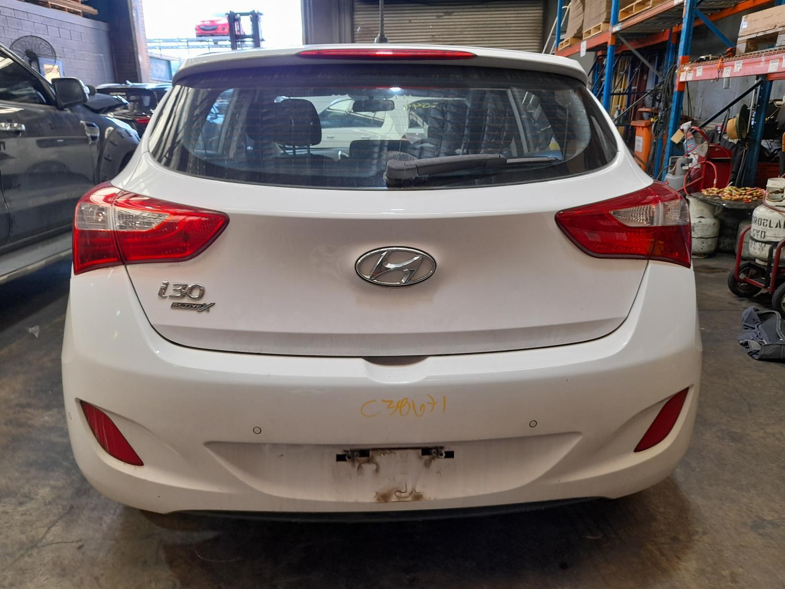 View Auto part Rear/Tailgate Glass Hyundai I30 2015