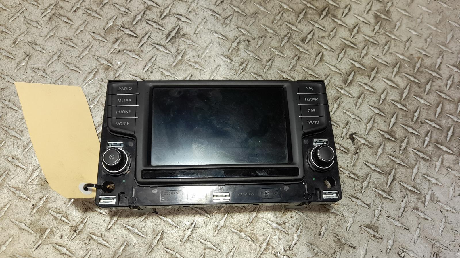 View Auto part Radio/Cd/Dvd/Sat/Tv Volkswagen Golf 2015