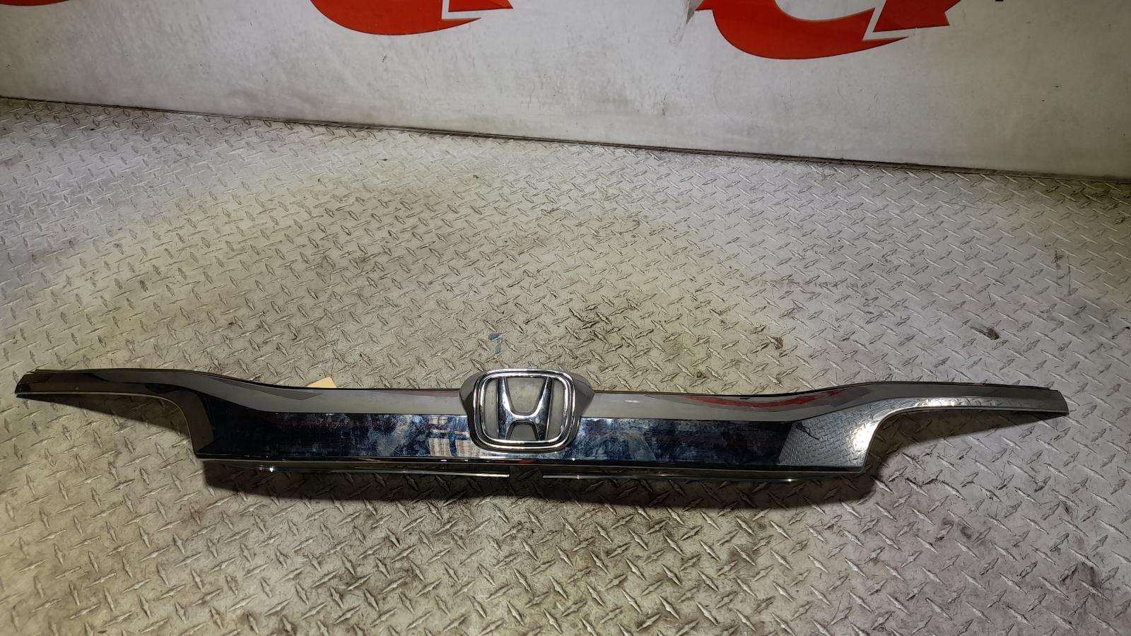 View Auto part Rear Garnish Honda Crv 2015
