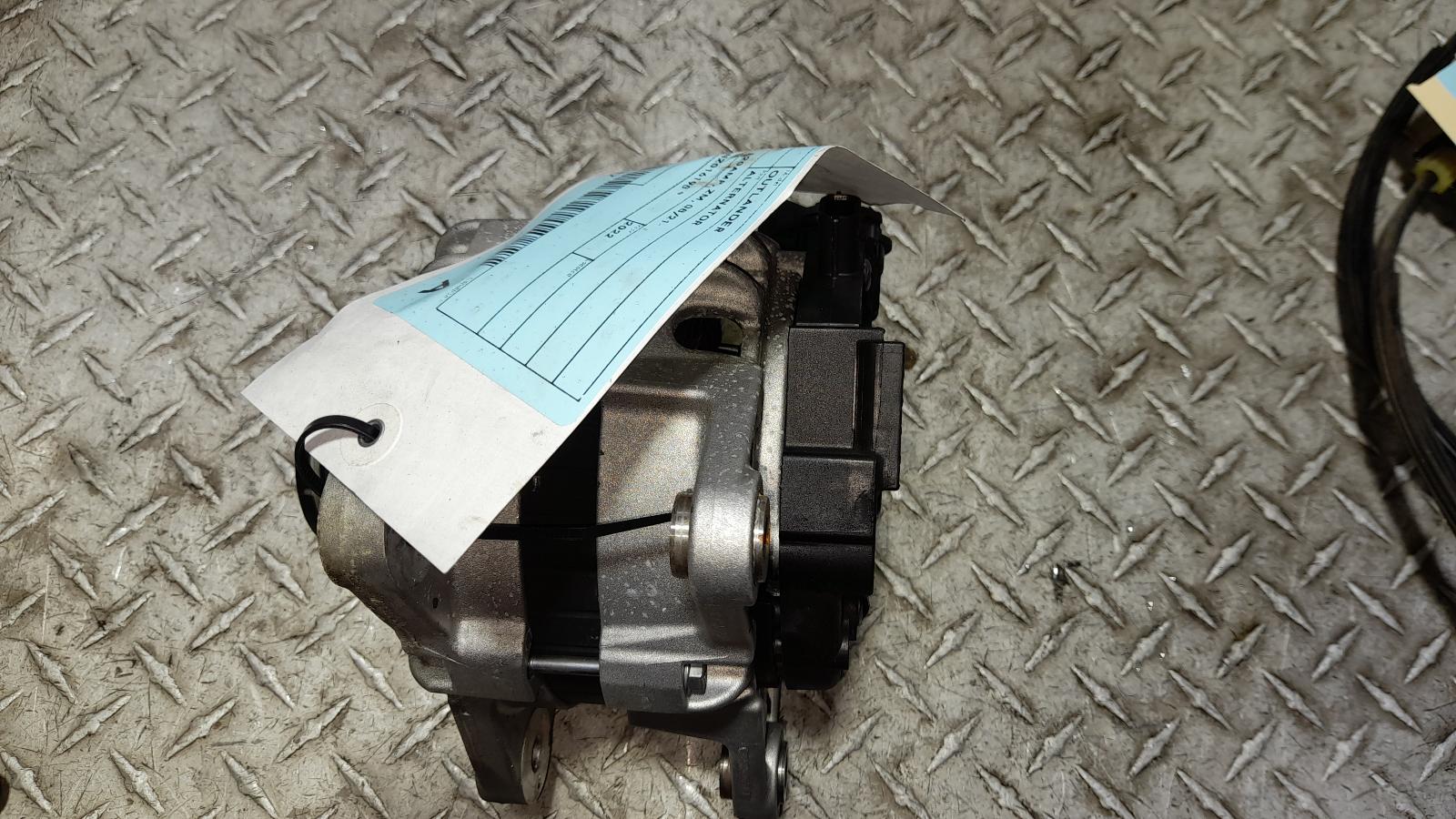 View Auto part Alternator Mitsubishi Outlander 2022