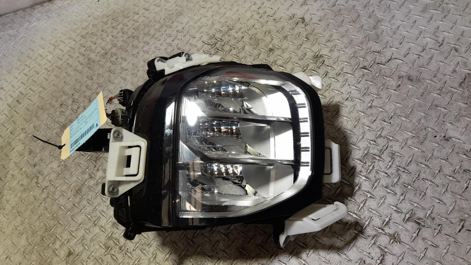 View Auto part Right Headlamp Mitsubishi Outlander 2022