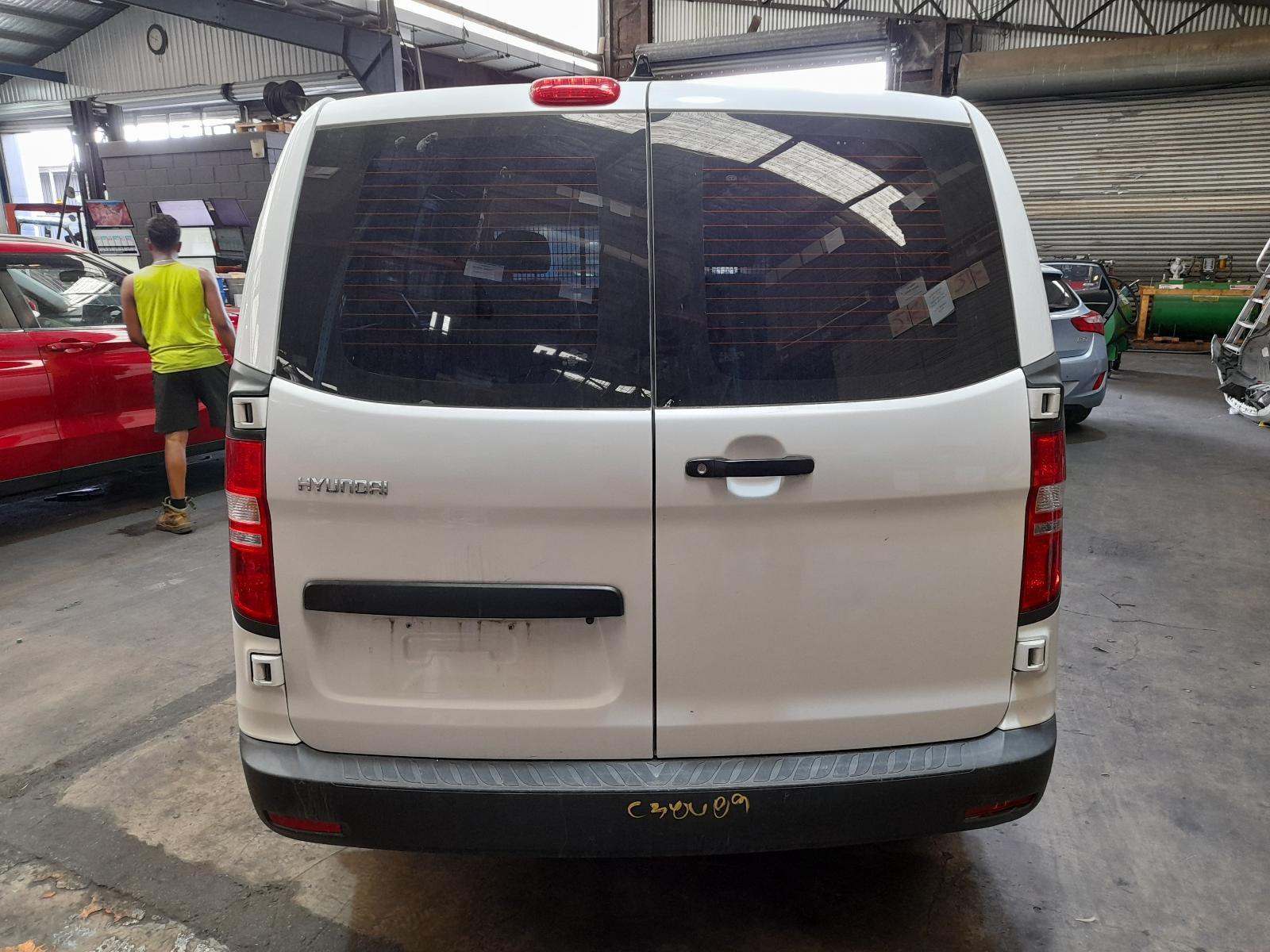 View Auto part Rear/Tailgate Glass Hyundai Iload/imax 2019