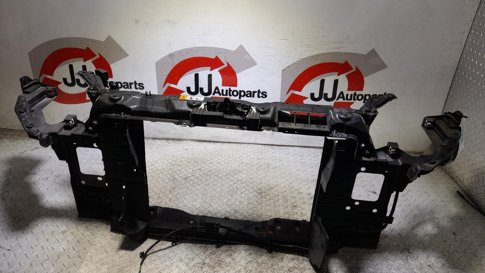 View Auto part Radiator Support Hyundai I30 2013