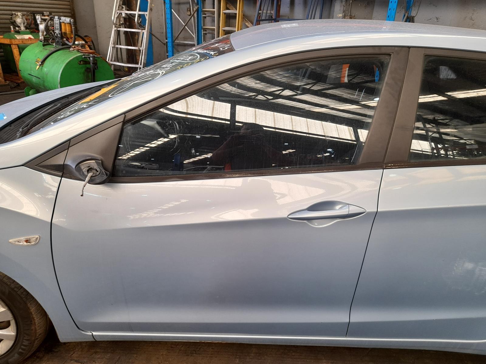 View Auto part Left Front Door Hyundai I30 2013