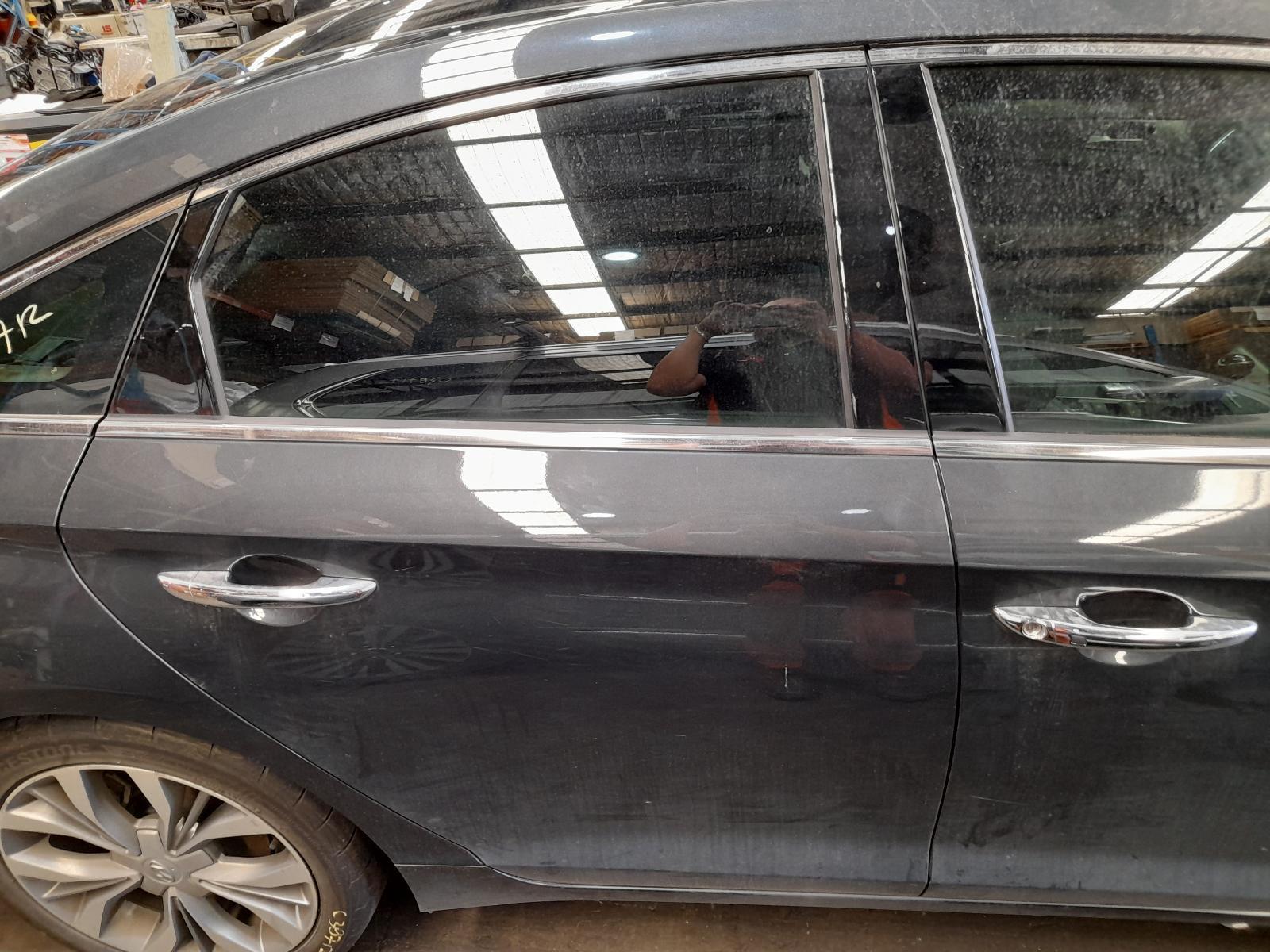 View Auto part Right Rear Door Sliding Hyundai Sonata 2017