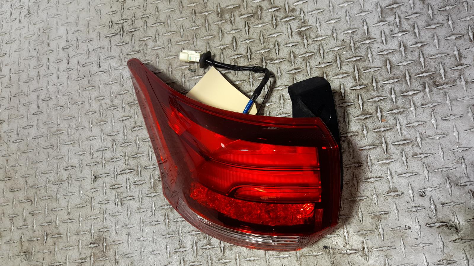 View Auto part Left Taillight Mitsubishi Outlander 2019