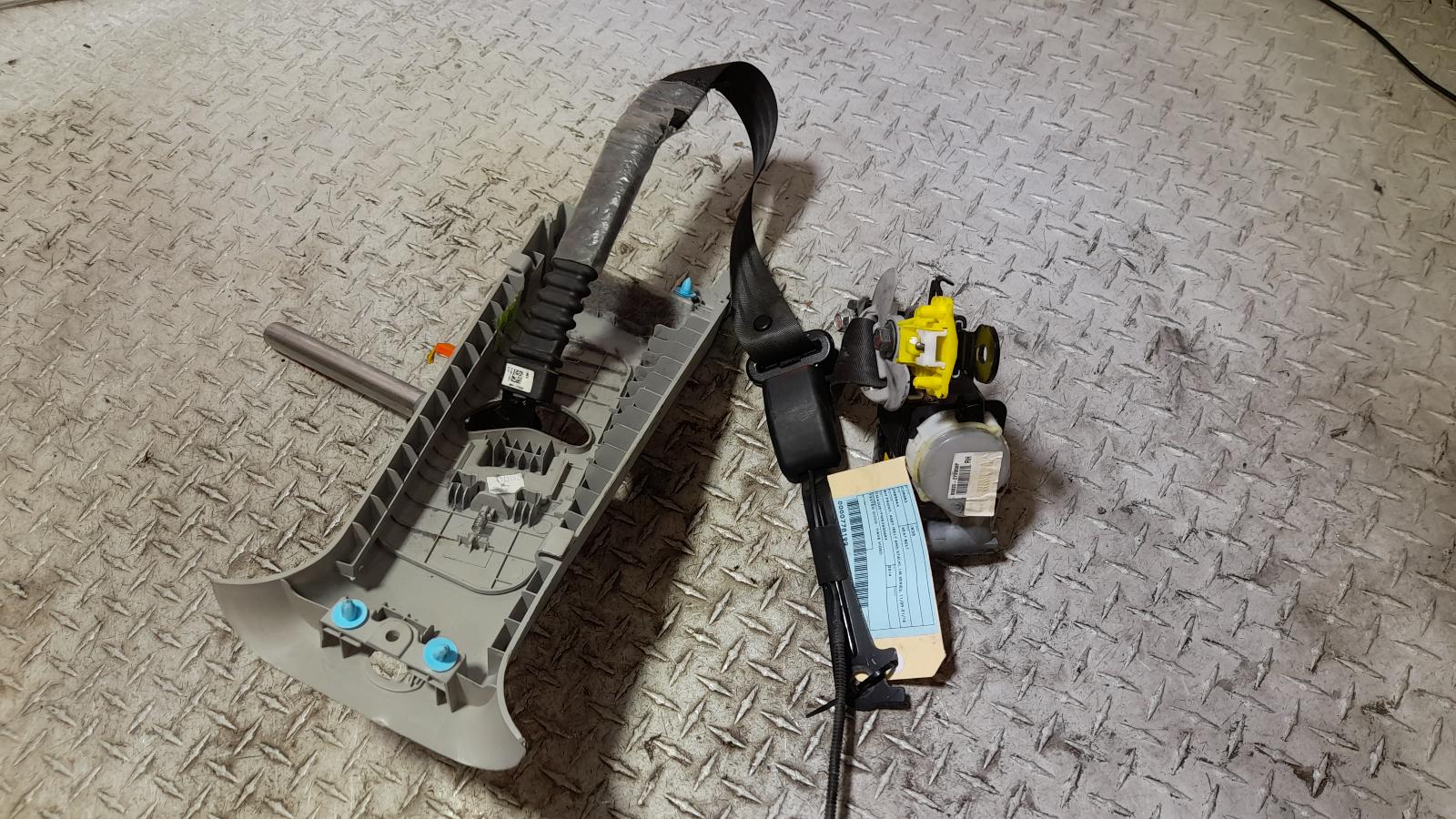 View Auto part Seatbelt/Stalk Hyundai Ix35 2014