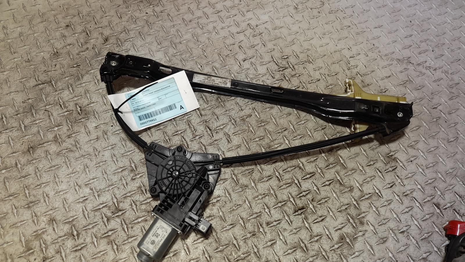 View Auto part Right Front Window Reg/Motor Volkswagen Amarok 2021