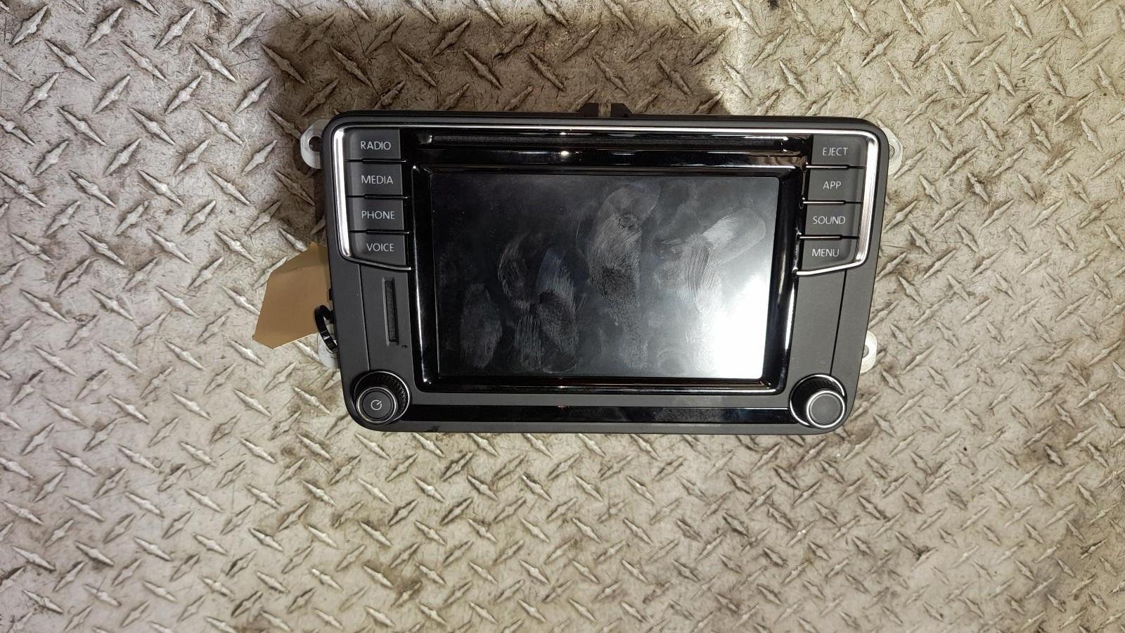 View Auto part Radio/Cd/Dvd/Sat/Tv Volkswagen Amarok 2021