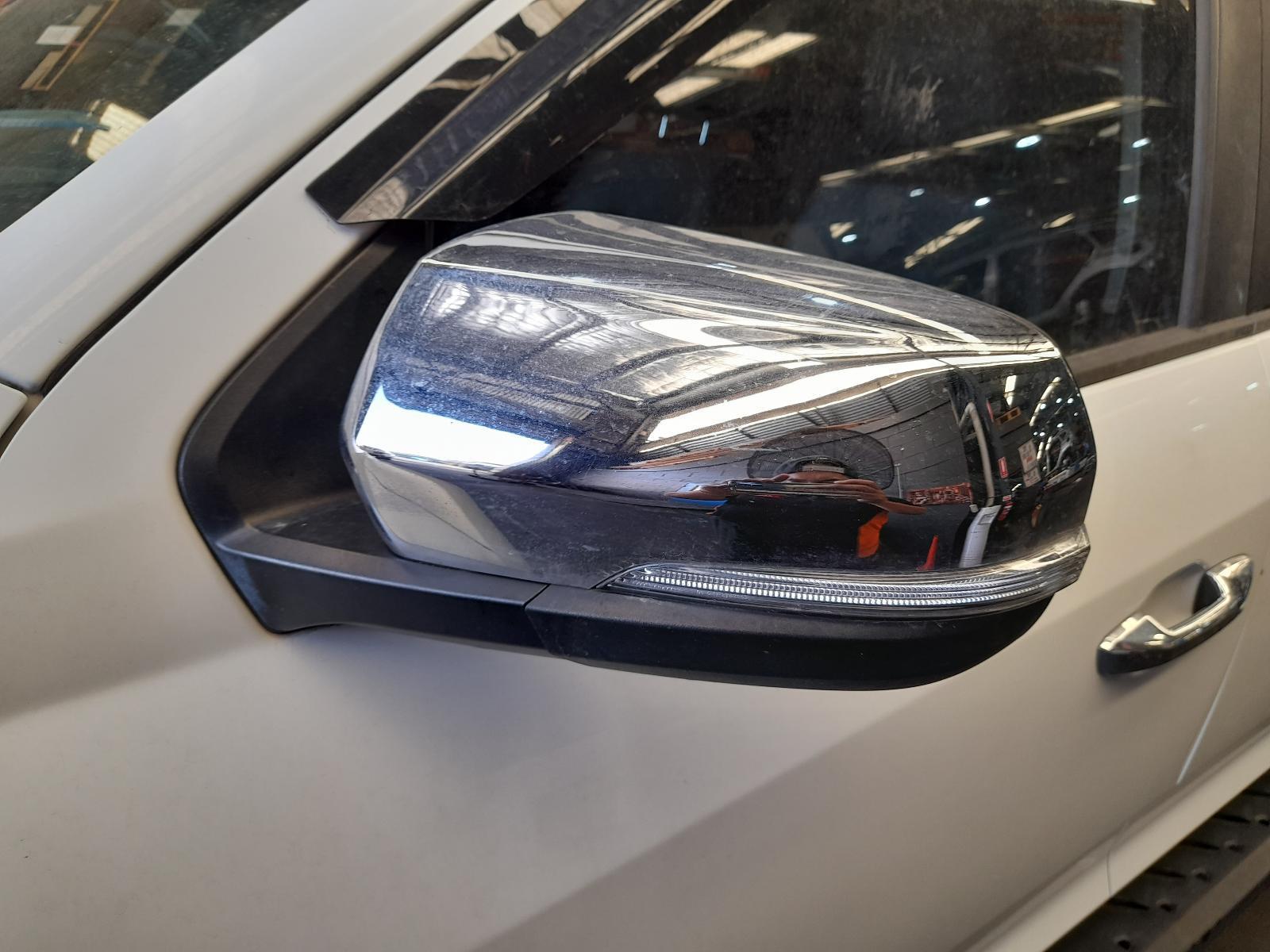 View Auto part Left Door Mirror Ldv T60 2020