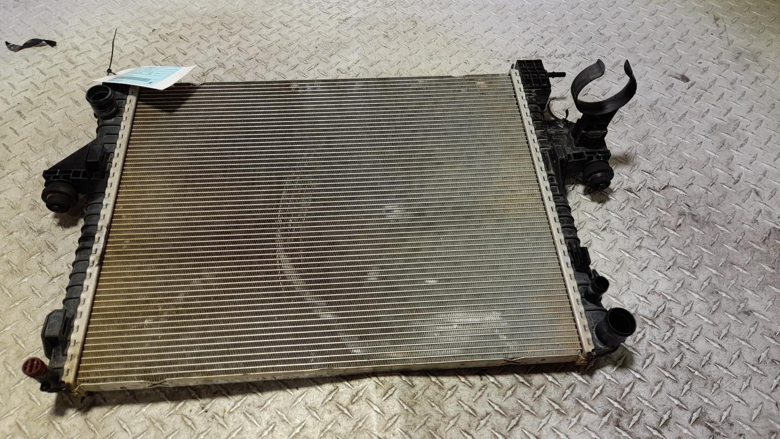 View Auto part Radiator Ford Everest 2021