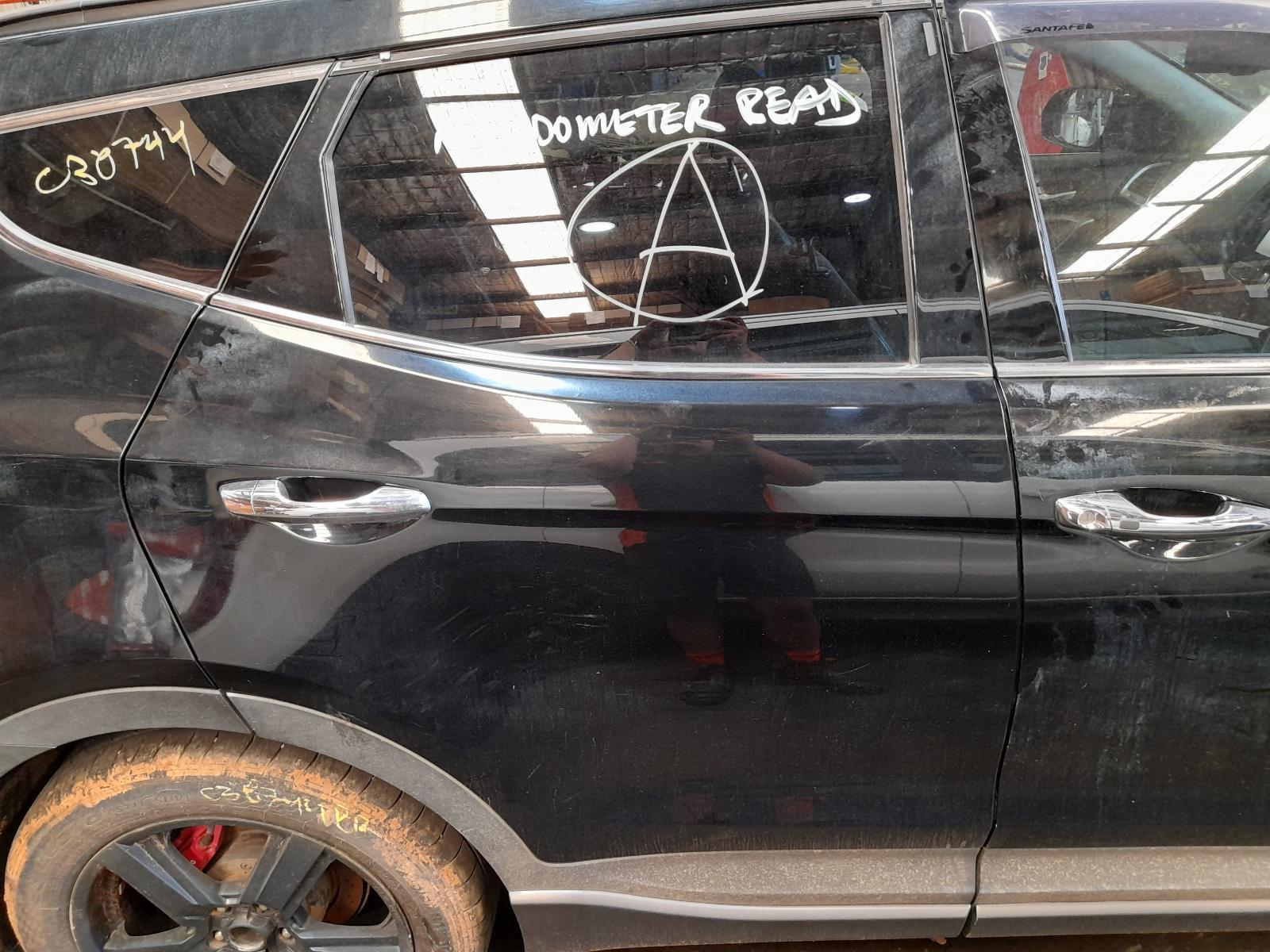 View Auto part Right Rear Door Sliding Hyundai Santa Fe 2015