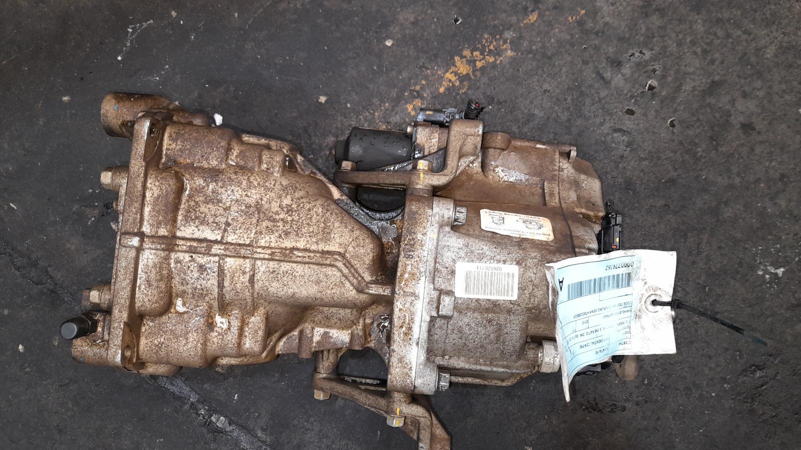 View Auto part Differential Centre Hyundai Santa Fe 2015