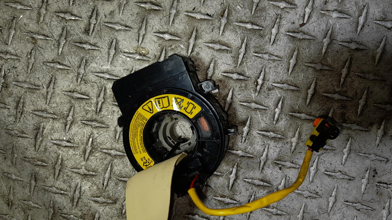 View Auto part Airbag Module/Sensor Hyundai Santa Fe 2015