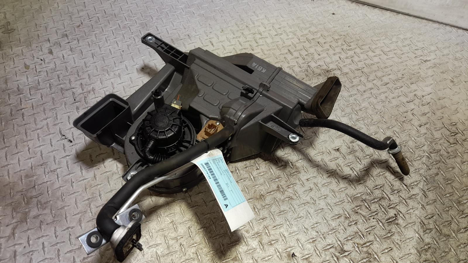 View Auto part A/C Evaporator Hyundai Santa Fe 2015