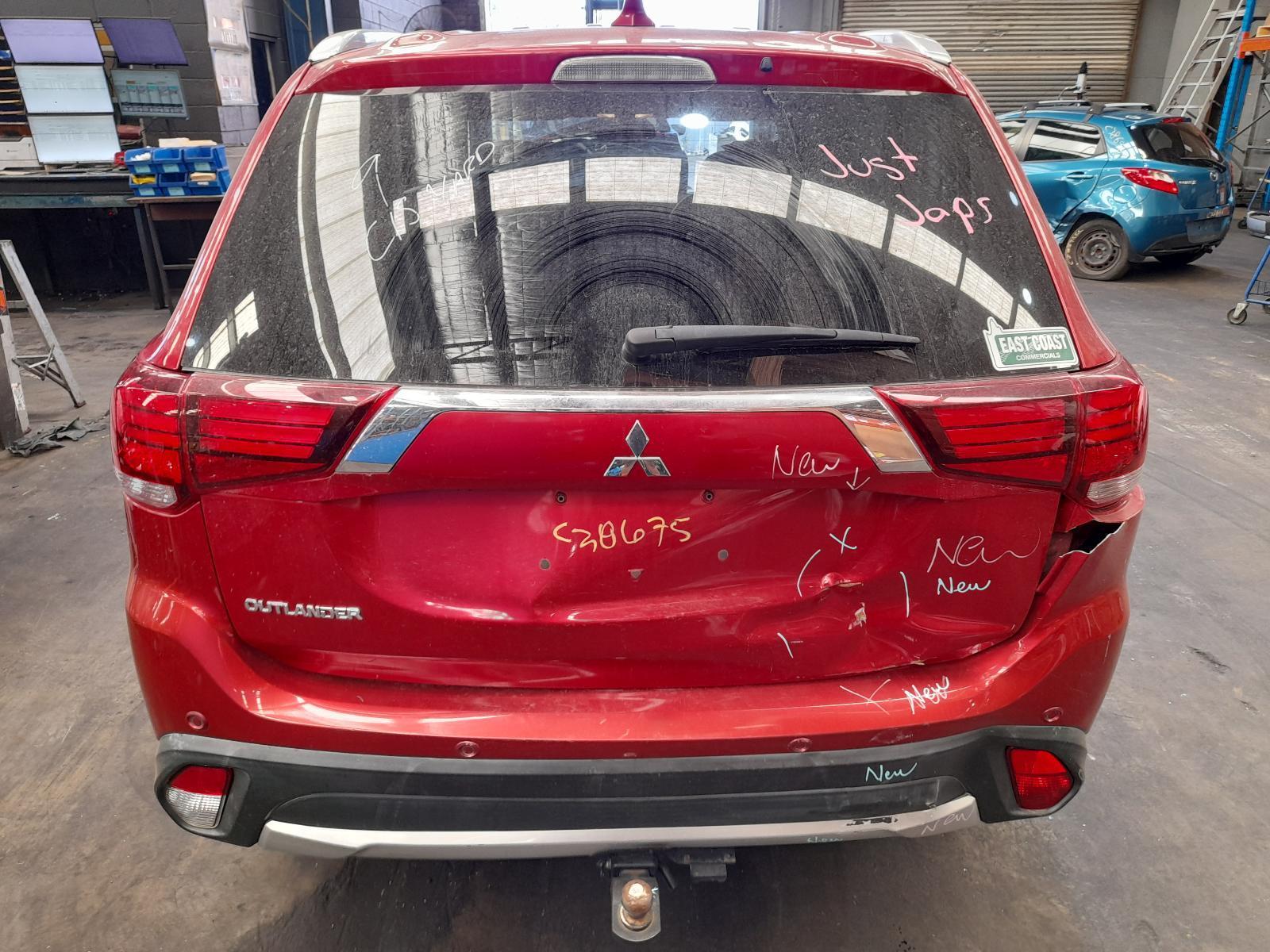 View Auto part Rear/Tailgate Glass Mitsubishi Outlander 2017