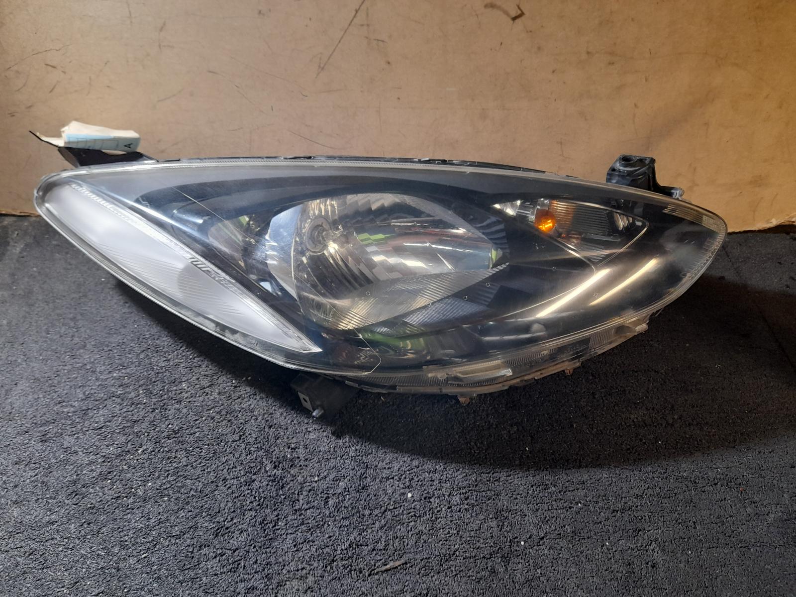 View Auto part Right Headlamp Mazda 2 2013