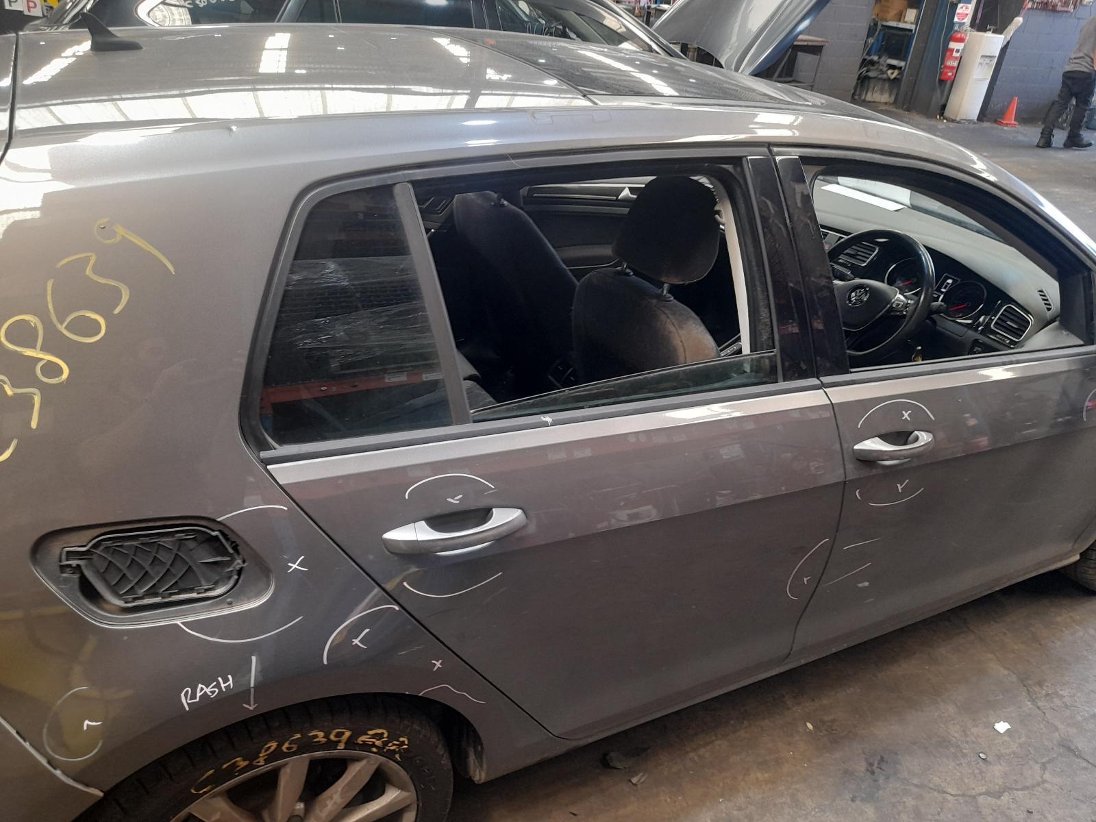 View Auto part Right Rear Wnd Reg/Motor Volkswagen Golf 2014