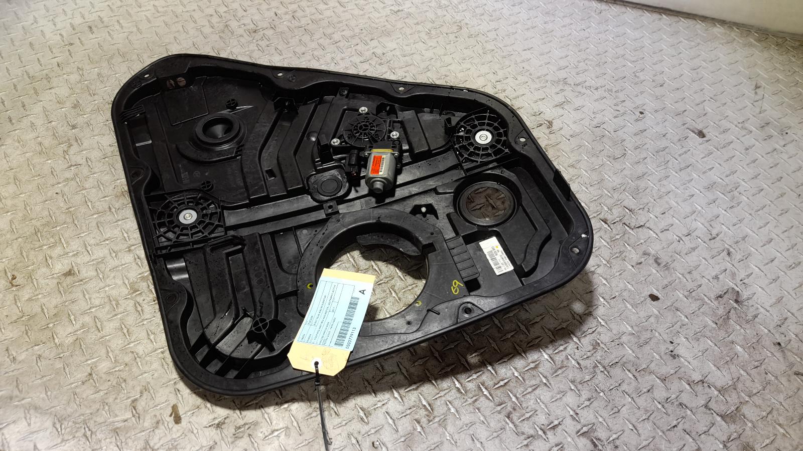 View Auto part Right Rear Wnd Reg/Motor Hyundai Tucson 2017