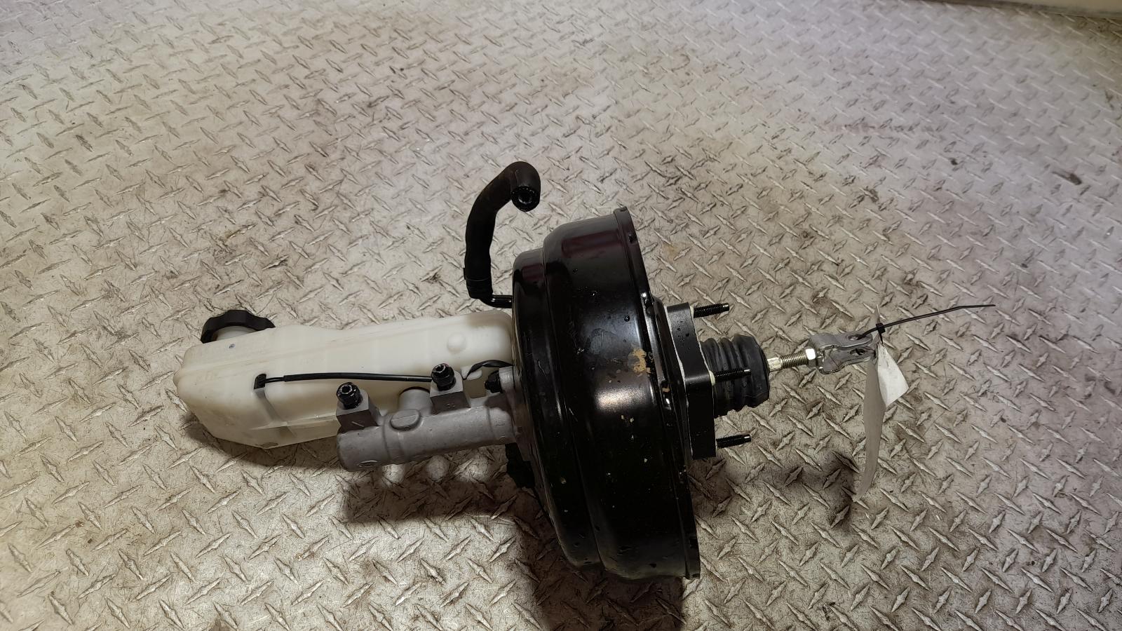 View Auto part Brake Booster Hyundai Iload/imax 2017