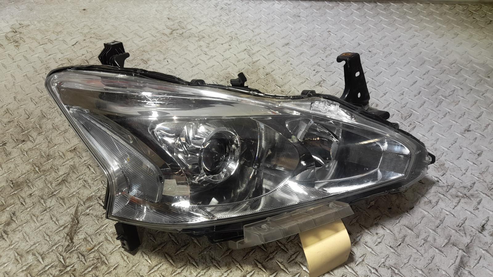 View Auto part Right Headlamp Nissan Altima 2016