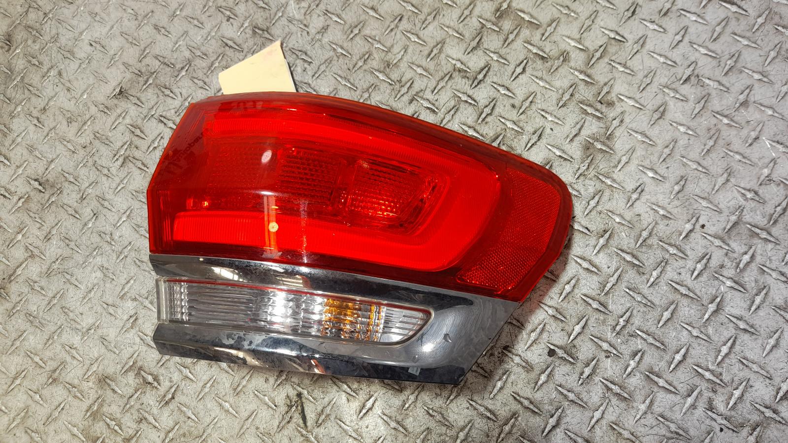 View Auto part Right Taillight Jeep Grandcherokee 2015