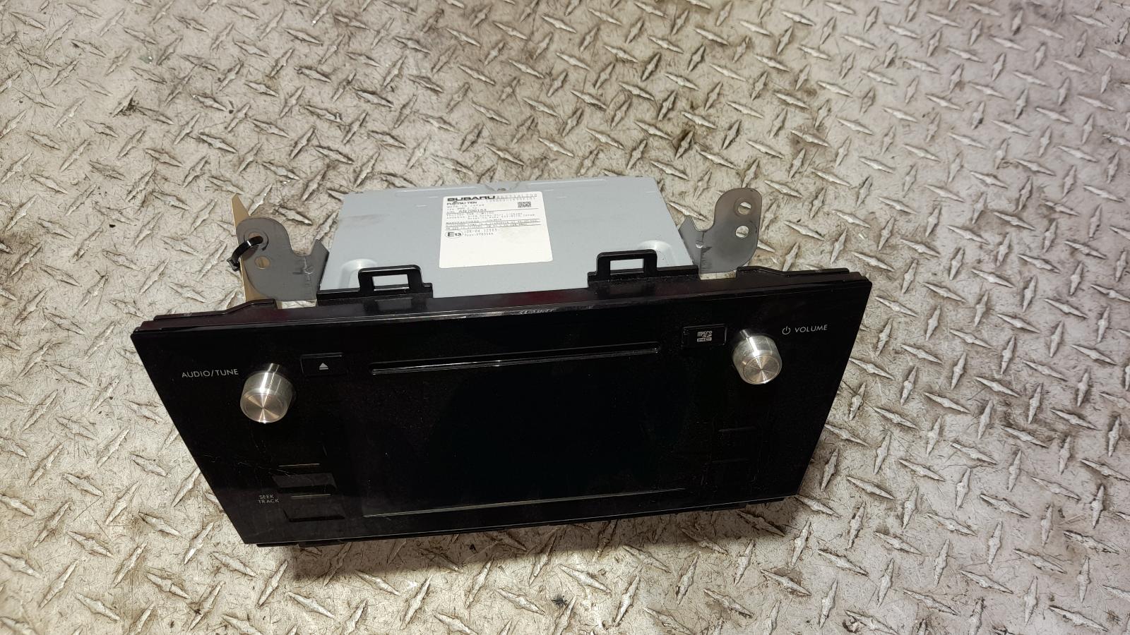 View Auto part Radio/Cd/Dvd/Sat/Tv Subaru Outback 2016