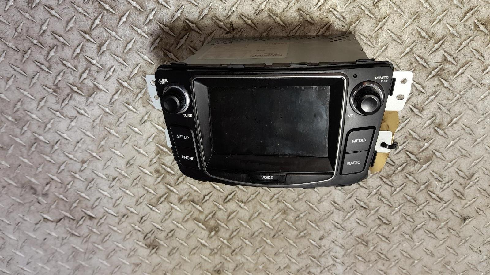 View Auto part Radio/Cd/Dvd/Sat/Tv Hyundai Accent 2016