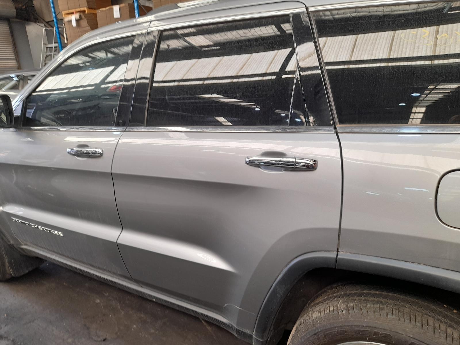 View Auto part Left Rear Door/Sliding Jeep Grandcherokee 2014