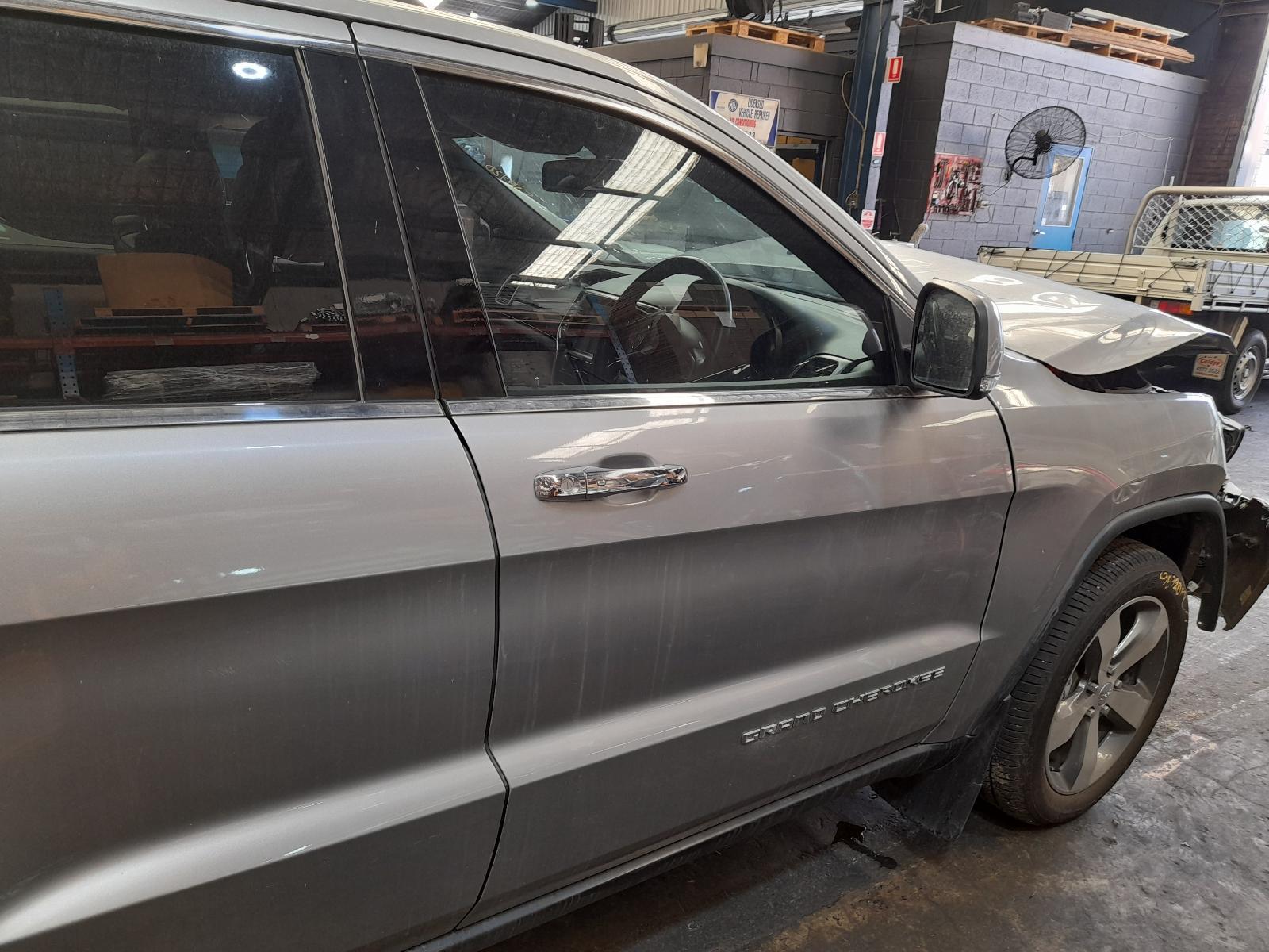 View Auto part Right Front Window Reg/Motor Jeep Grandcherokee 2014