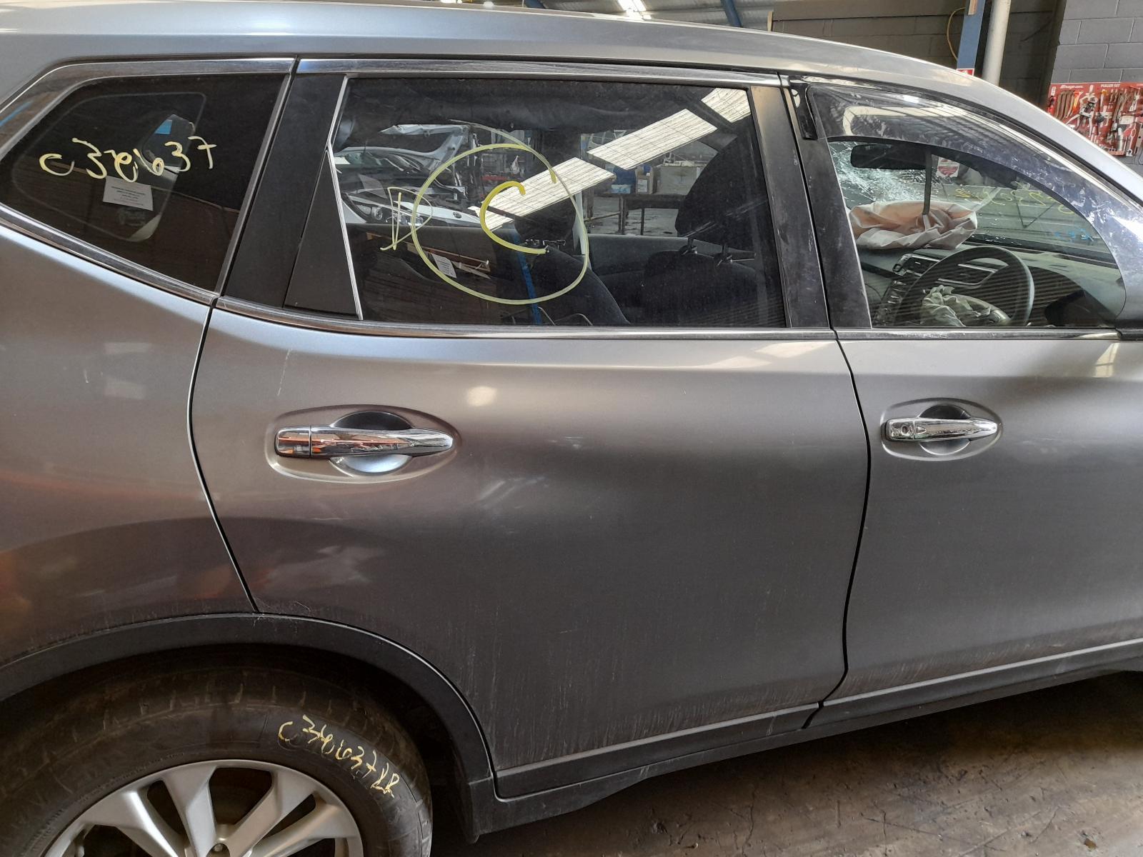 View Auto part Right Rear Door Sliding Nissan Xtrail 2016