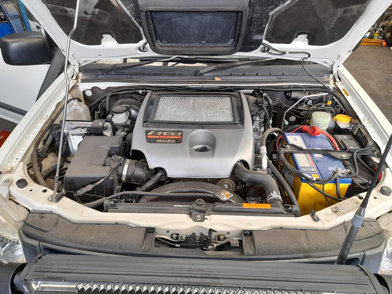 View Auto part Engine Isuzu Dmax 2011