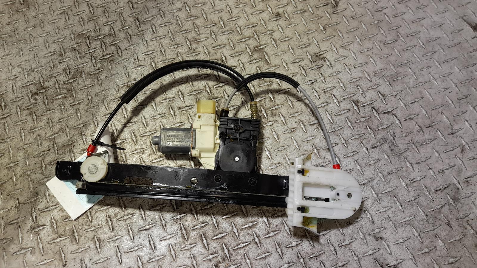 View Auto part Left Rear Wnd Reg/Motor Ford Mondeo 2013