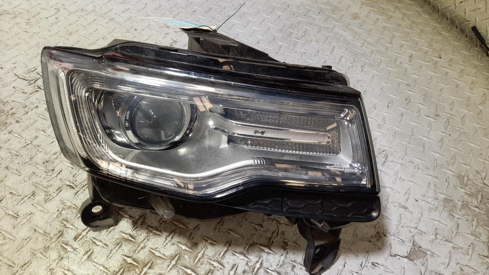 View Auto part Right Headlamp Jeep Grandcherokee 2015