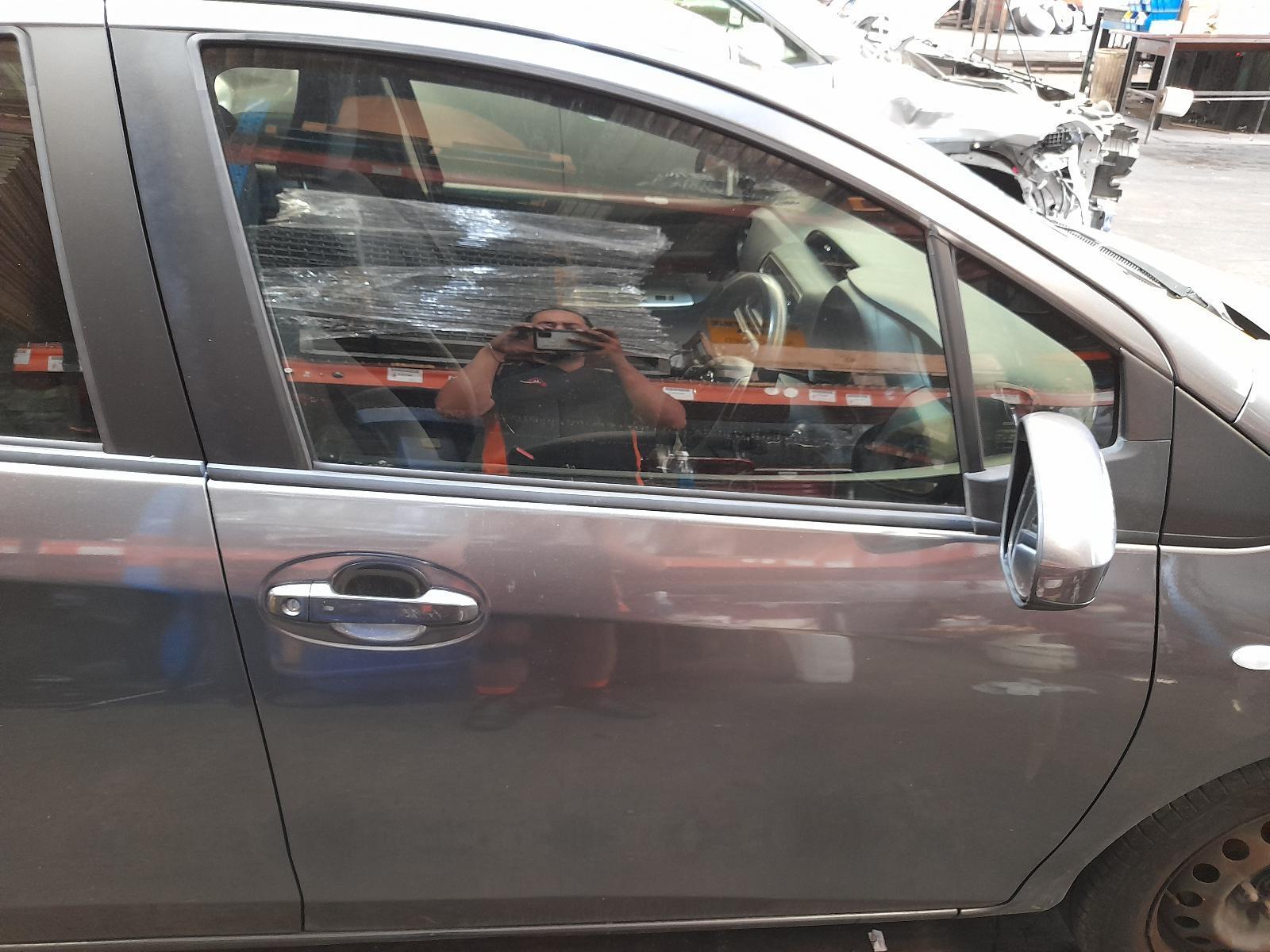 View Auto part Right Front Door Toyota Yaris 2014