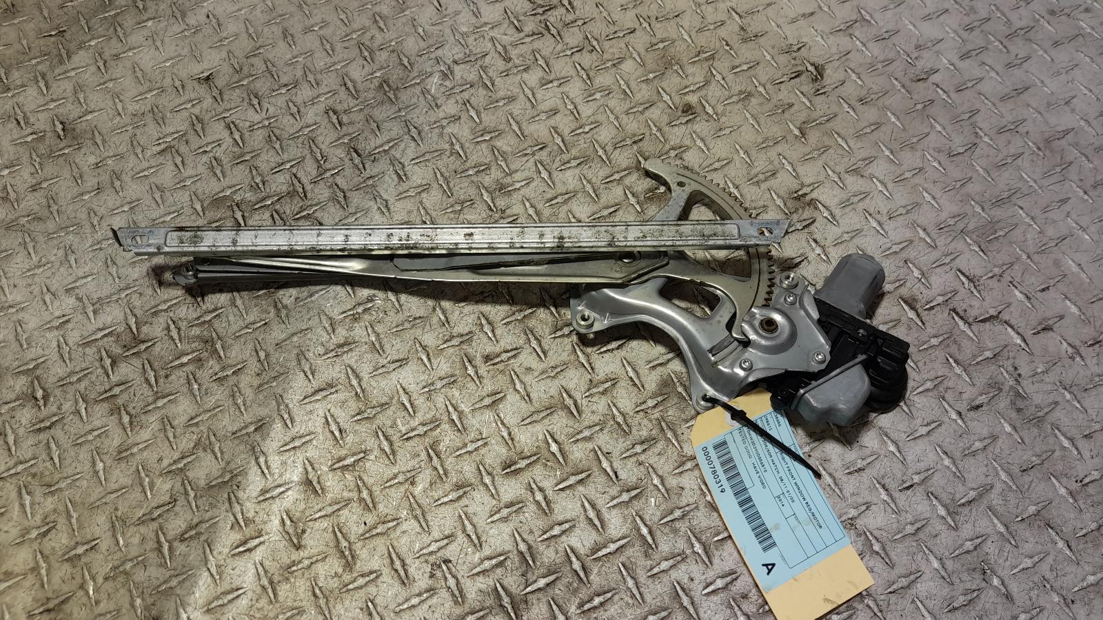 View Auto part Right Front Window Reg/Motor Toyota Yaris 2014