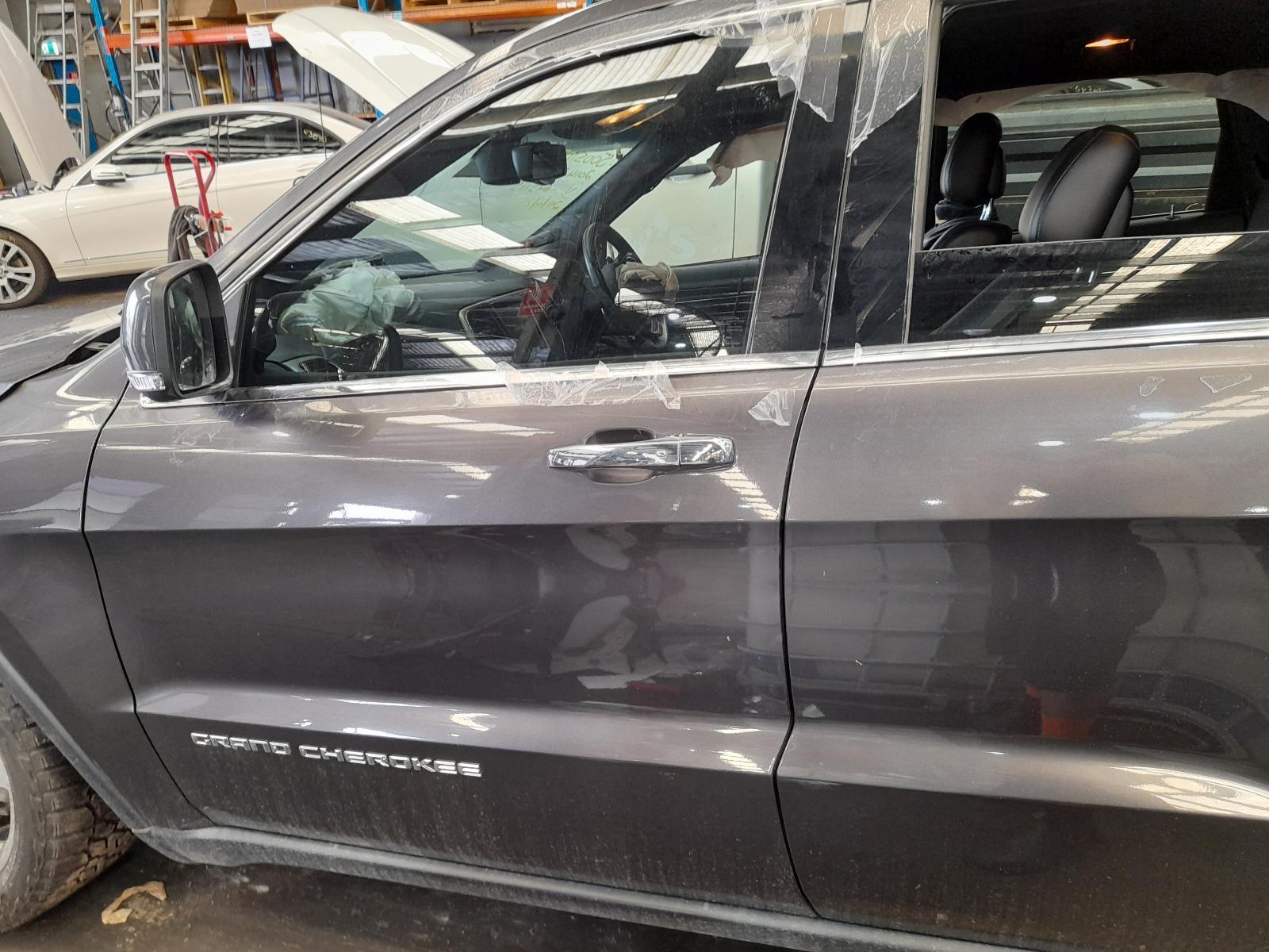 View Auto part Left Front Door Window Jeep Grandcherokee 2014