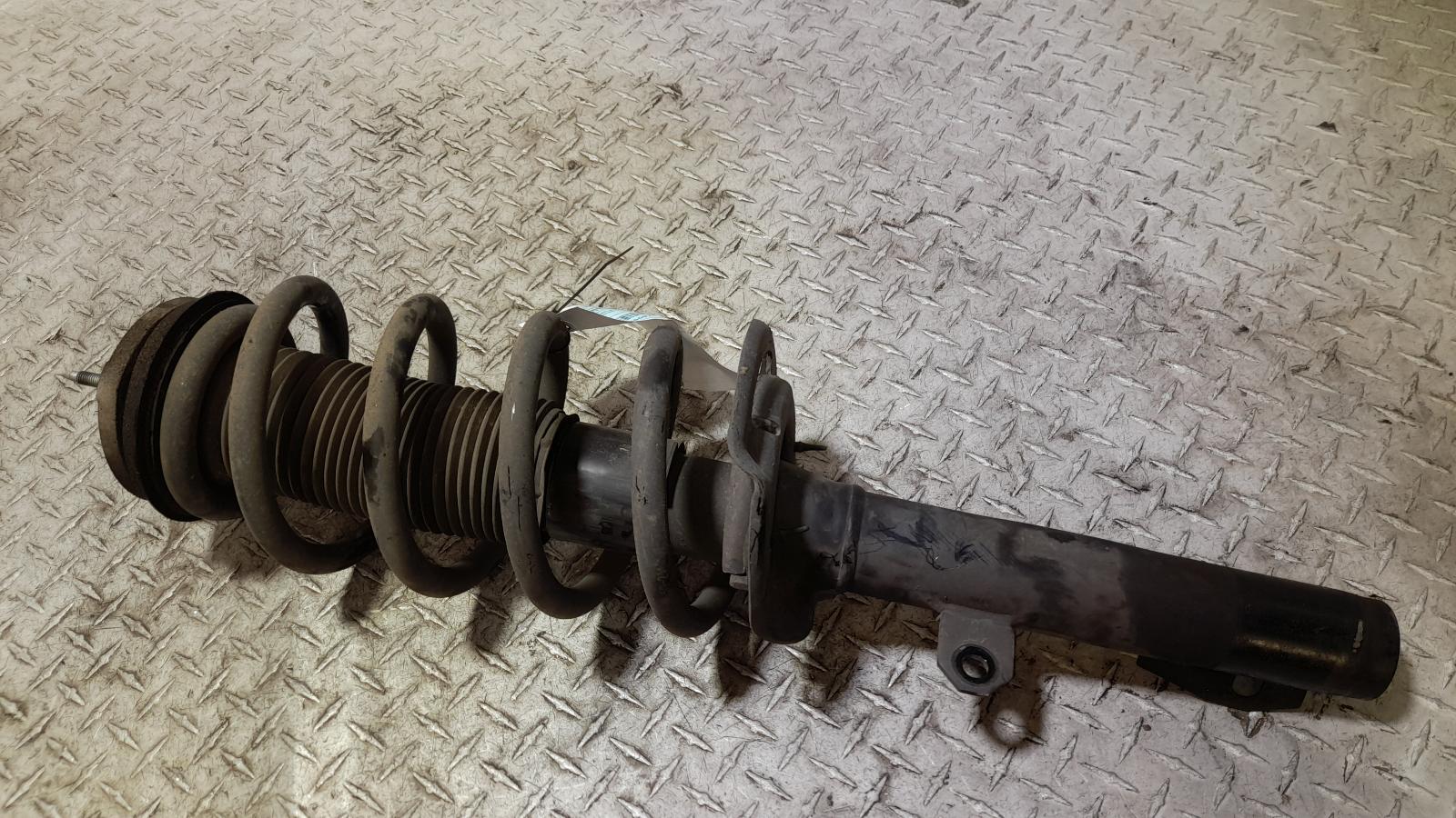 View Auto part Left Front Strut Ldv Deliver 9 2022