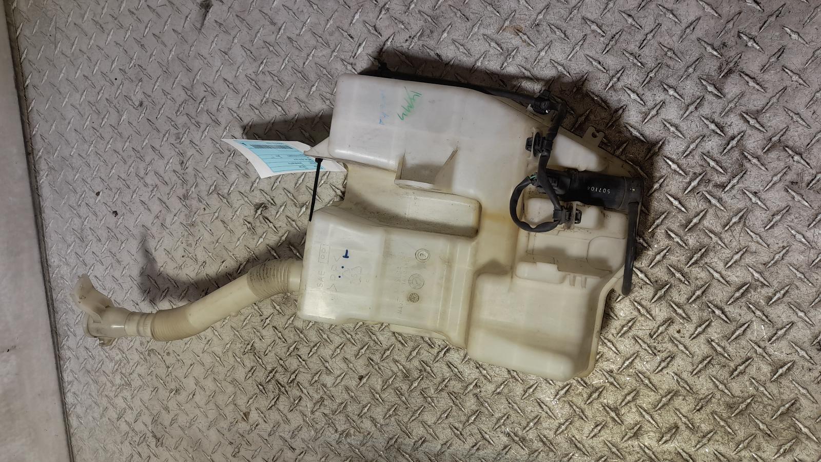 View Auto part Washer Bottle Mitsubishi Triton 2015