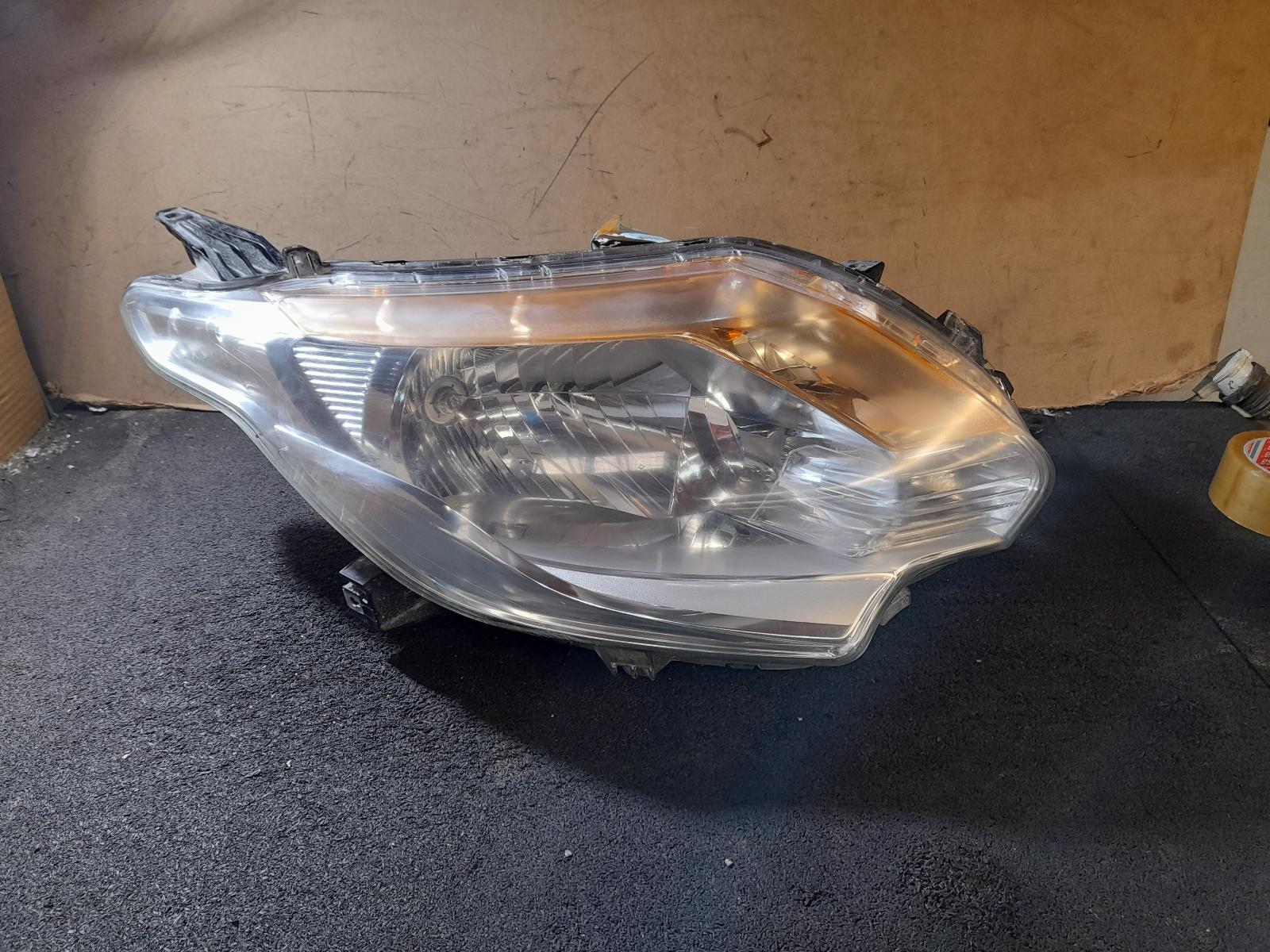 View Auto part Right Headlamp Mitsubishi Triton 2015