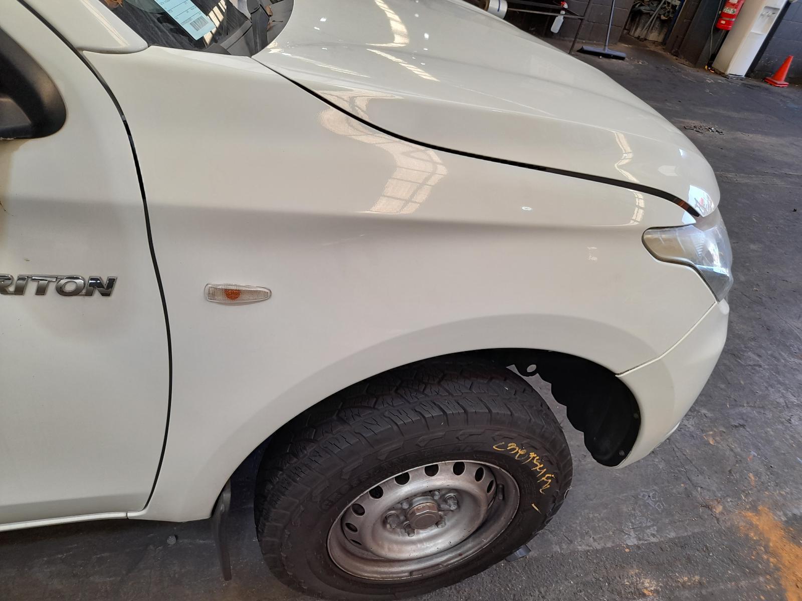 View Auto part Right Guard Mitsubishi Triton 2015