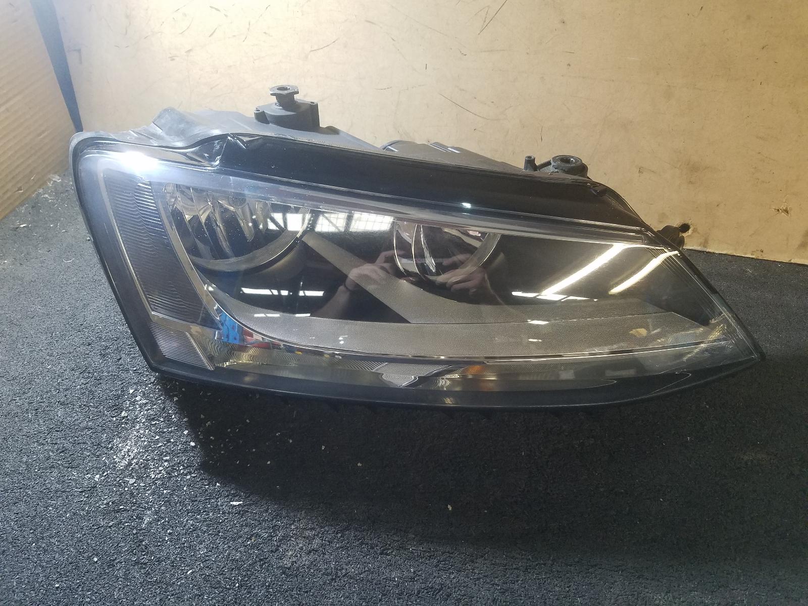 View Auto part Right Headlamp Volkswagen Jetta 2012