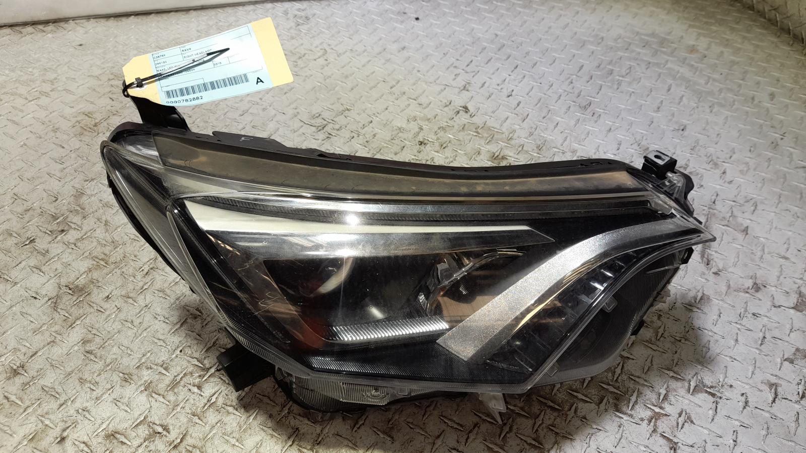 View Auto part Right Headlamp Toyota Rav4 2018