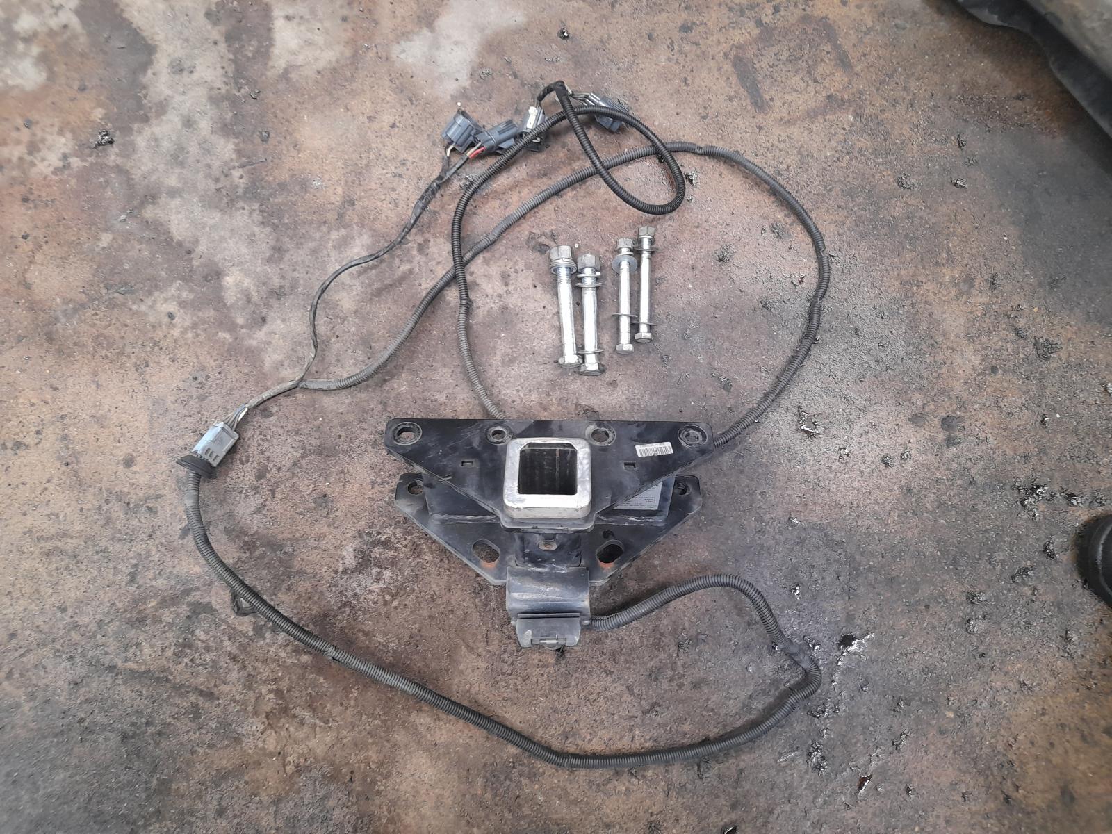 View Auto part Towbar Jeep Wrangler 2013