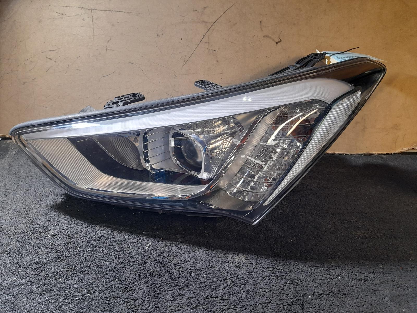 View Auto part Left Headlamp Hyundai Santa Fe 2012