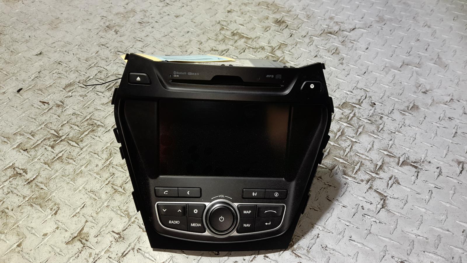 View Auto part Radio/Cd/Dvd/Sat/Tv Hyundai Santa Fe 2012