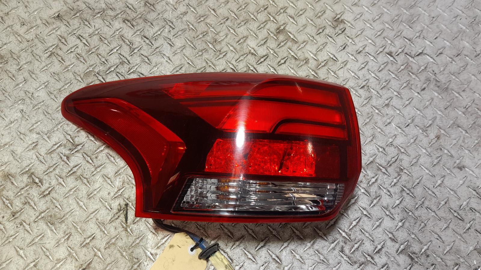 View Auto part Left Taillight Mitsubishi Outlander 2017