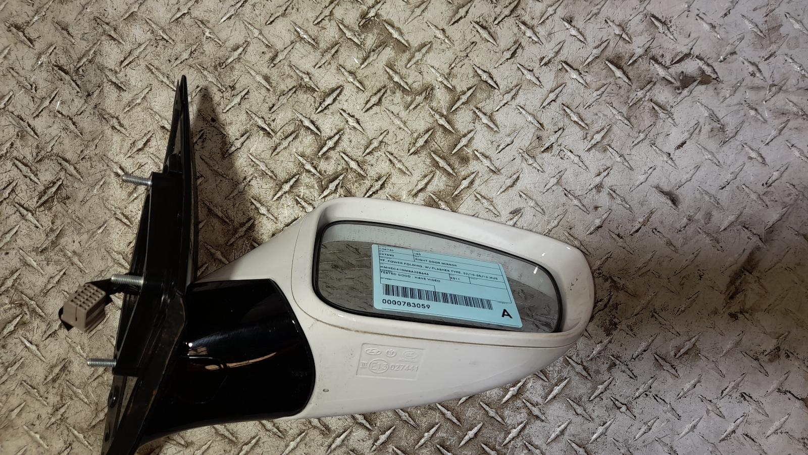 View Auto part Right Door Mirror Hyundai I45 2011